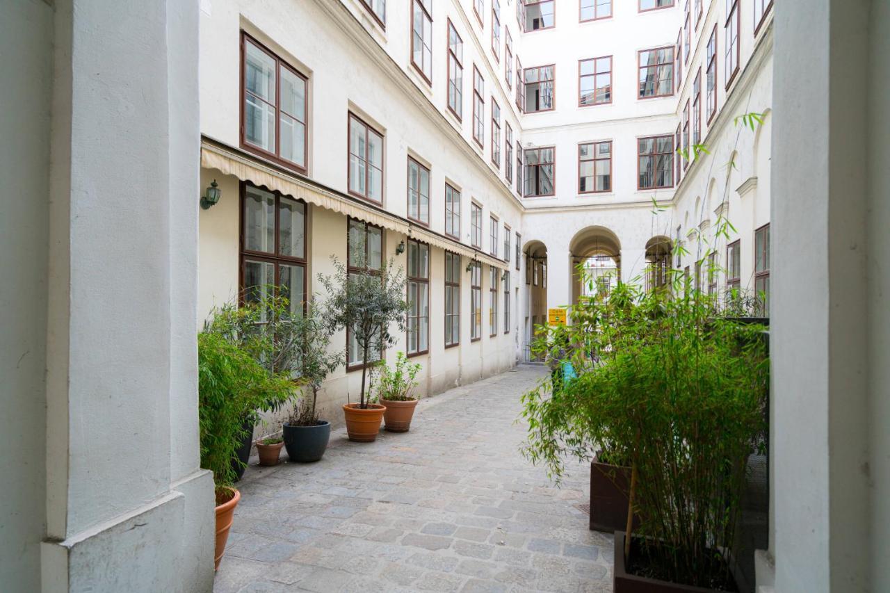 Vienna Residence, Volkstheater - Parliament מראה חיצוני תמונה